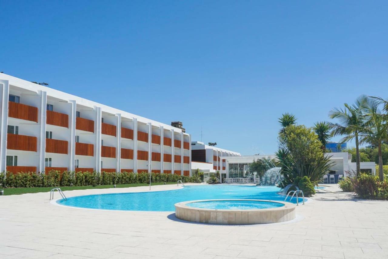 Malibu Foz Hotel - La Maison Younan Figueira da Foz Bagian luar foto