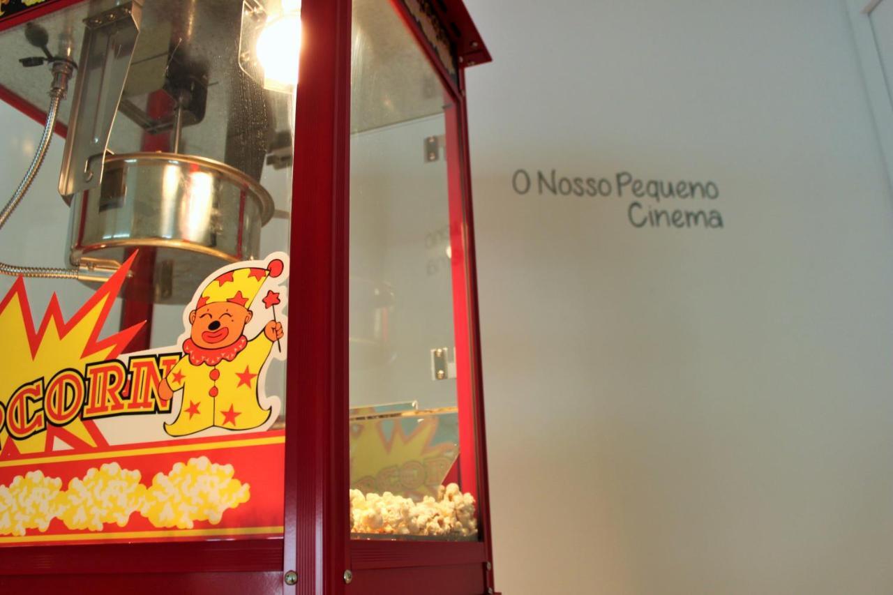 Malibu Foz Hotel - La Maison Younan Figueira da Foz Bagian luar foto Popcorn machine at the cinema