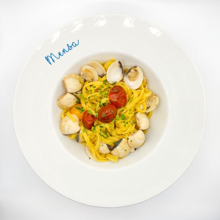 Malibu Foz Hotel - La Maison Younan Figueira da Foz Bagian luar foto Spaghetti vongole